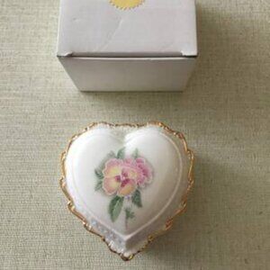 Musical Porcelain Heart Shaped Trinket Jewelry Box by Heritage House